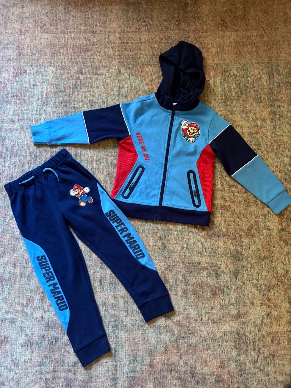 NWOT Little Boys Super Mario track suit XS 4/5